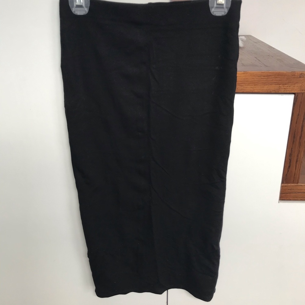 SOLD***Black pencil skirt
